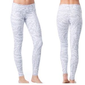 Alo Gray/white high top Cropped Leggings Size Small